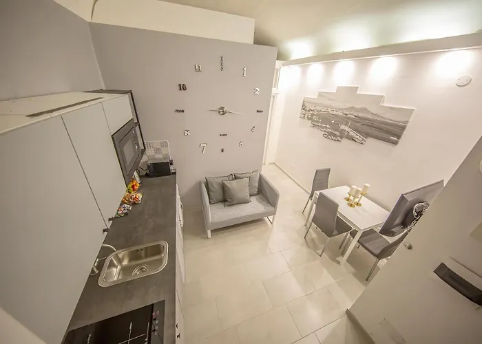 Olina N.6 * Naples